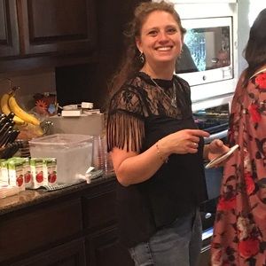 Meet your Posher, Alyson